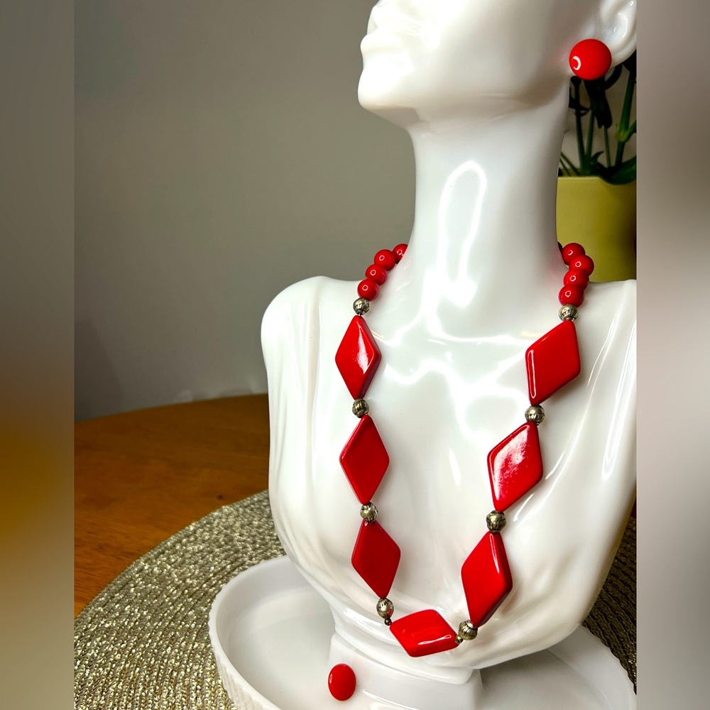 Vintage 80s Red Abstract Necklace And Earring Set 🔴
